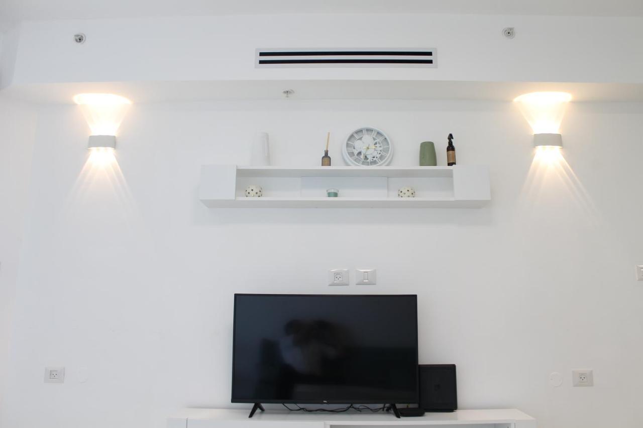 Beach Suite Israel- Best View, Gym, Massage Chair, Low Fee For Off-Site Indoor Pool Spa ביץ סוייט ישראל- נוף ים מאלף, כיסא מסאז, חדר כושר, אפשרות לבריכה מקורה, וספא בתשלום ממש מוזל アシュケロン エクステリア 写真